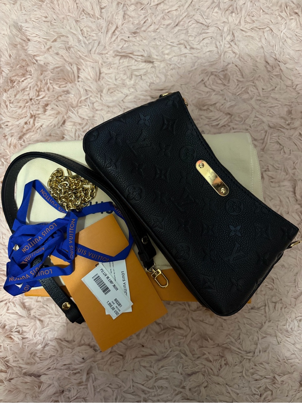 Louis Vuitton Pochette Liv